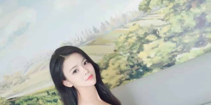 同德围嫩妹馒头B三点粉嫩-甜甜